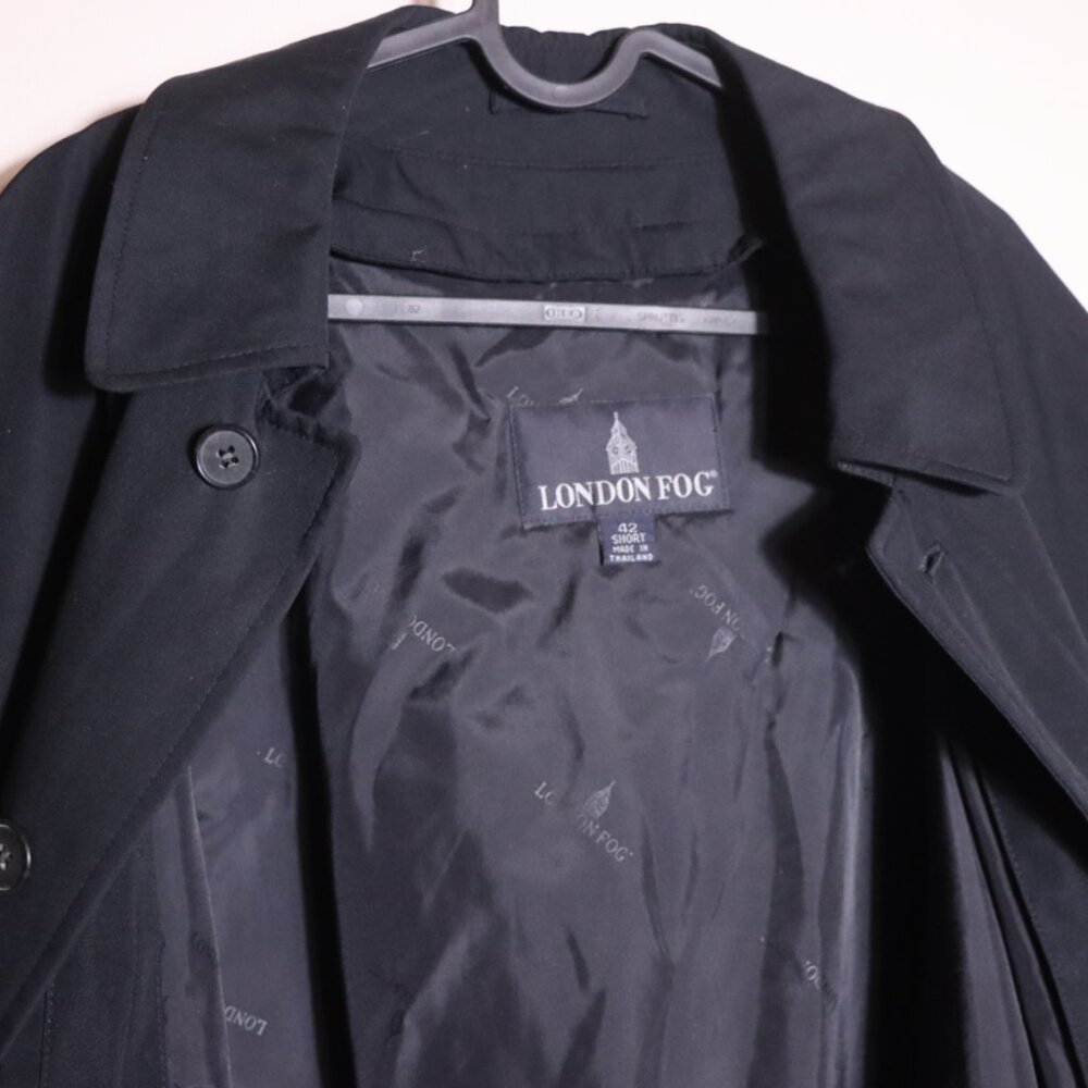 Vintage London Fog Black Trench Coat 42 Short w Liner - Picture 4 of 13